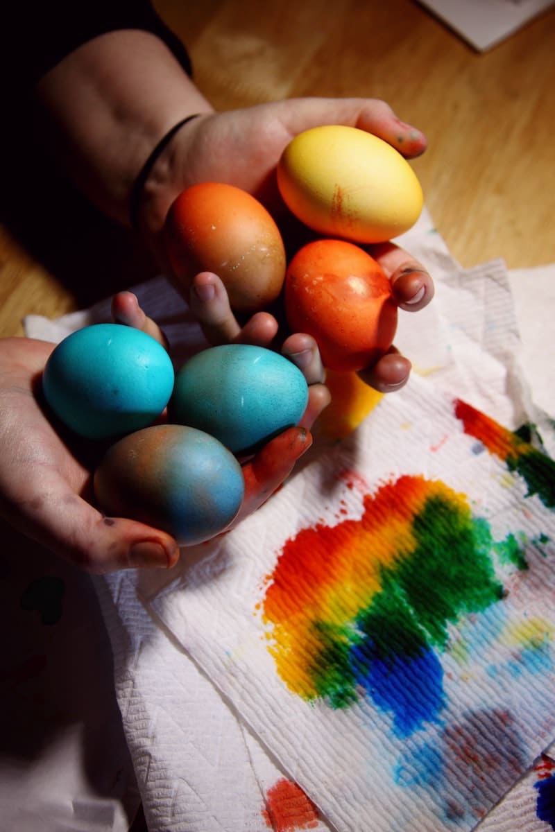 Dyed brown Easter eggs - livingmividaloca.com