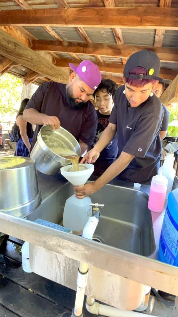 where to press your own apple cider in Oak Glen, California - Livingmividaloca.com