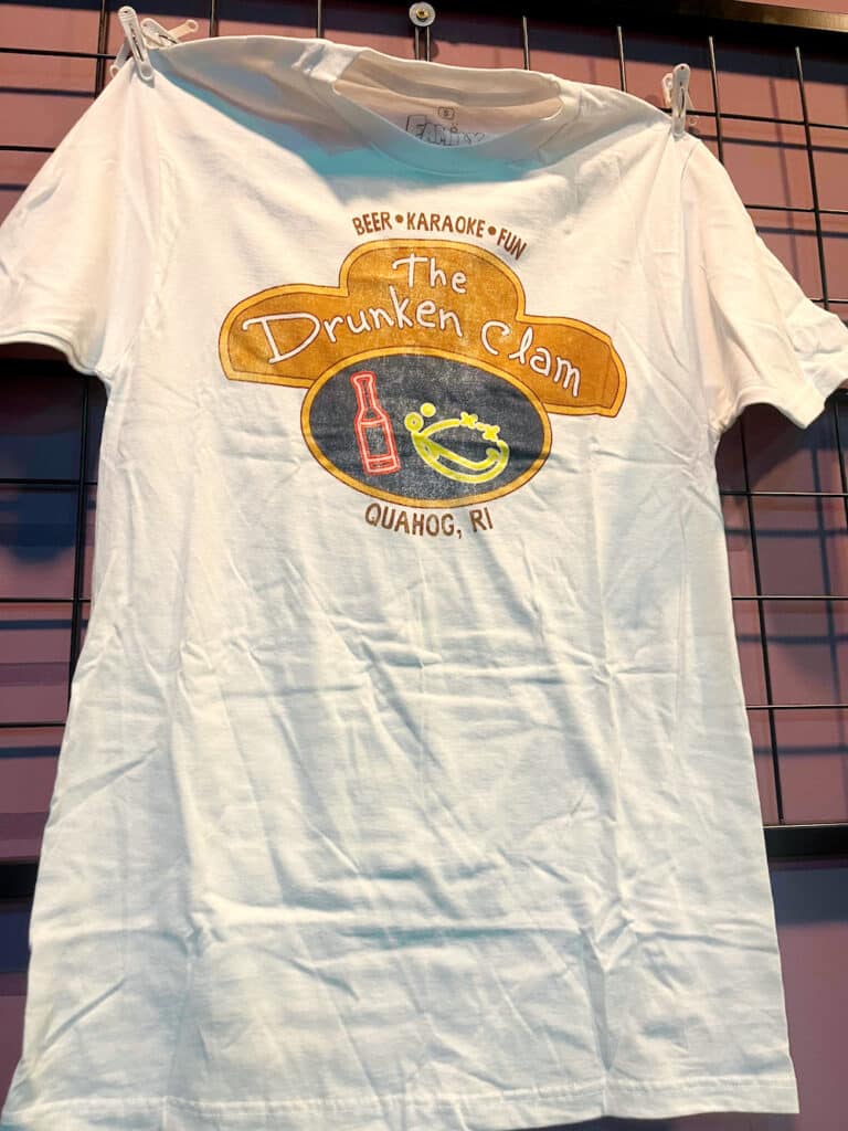 Family Guy Experience merchandise "The Drunken Clam" - livingmividaloca.com